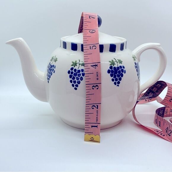 Vintage Prince & Kensington StonewareTeapot - Picture 4 of 6